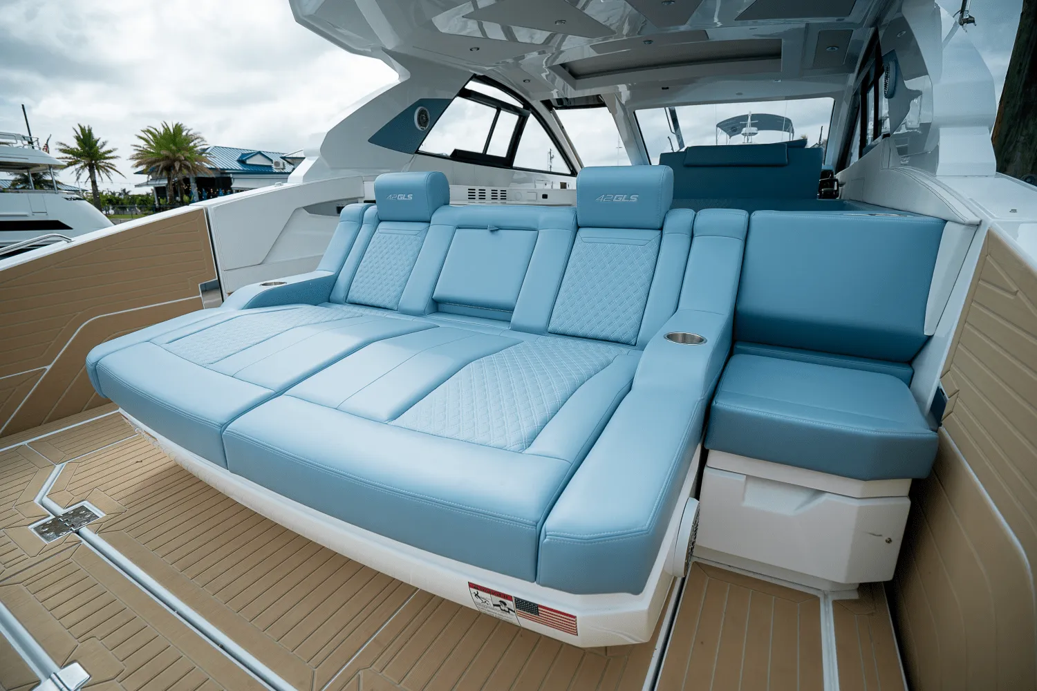 2025 Cruisers Yachts 42 GLS Outboard Image Thumbnail #7