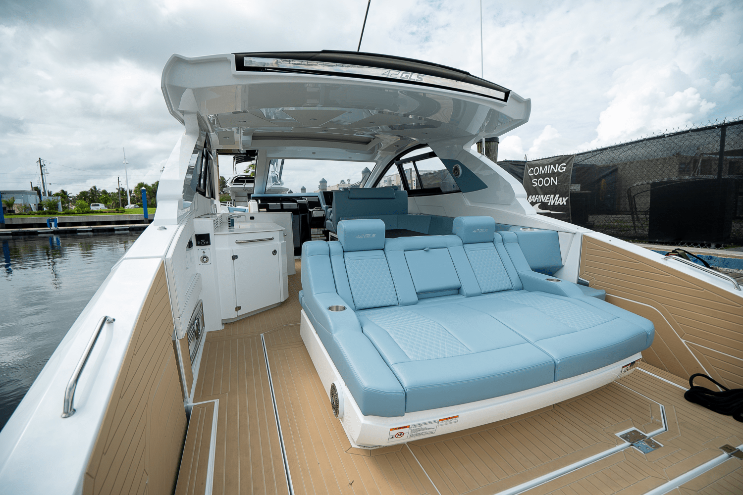 2025 Cruisers Yachts 42 GLS Outboard Image Thumbnail #6
