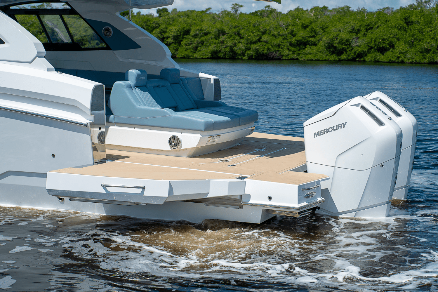 2025 Cruisers Yachts 42 GLS Outboard Image Thumbnail #4