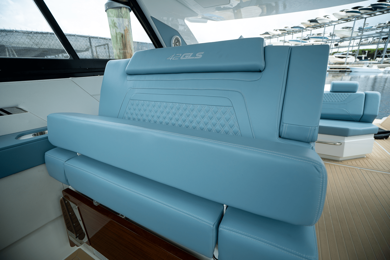 2025 Cruisers Yachts 42 GLS Outboard Image Thumbnail #13