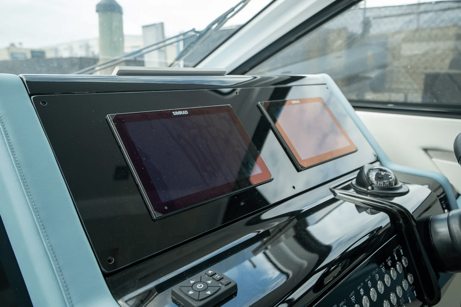 2025 Cruisers Yachts 42 GLS Outboard Image Thumbnail #16