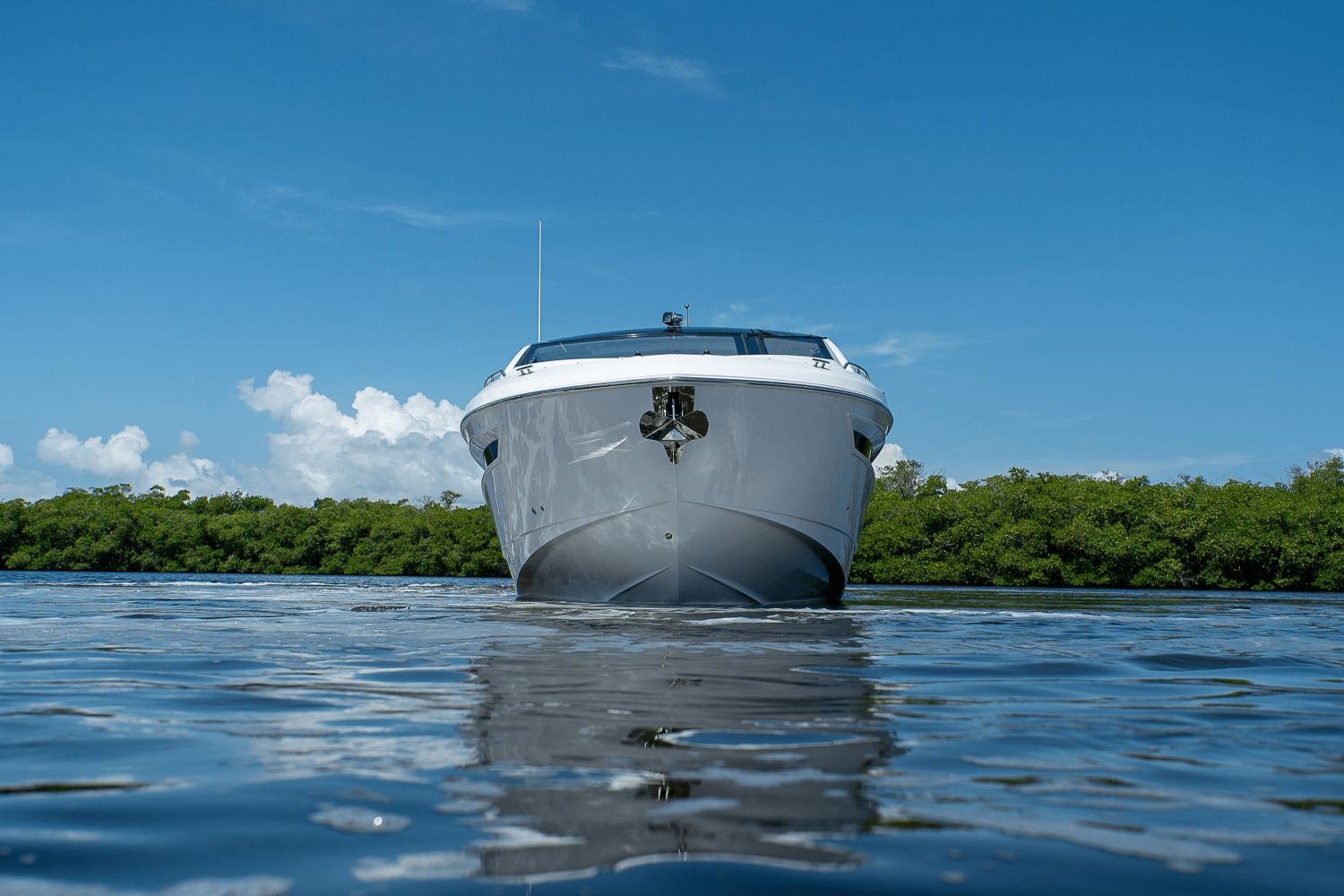 2025 Cruisers Yachts 42 GLS Outboard Image Thumbnail #38