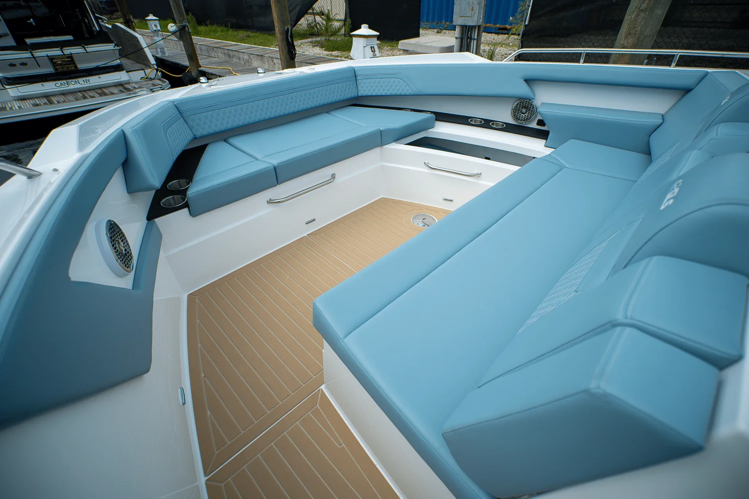 2025 Cruisers Yachts 42 GLS Outboard Image Thumbnail #23