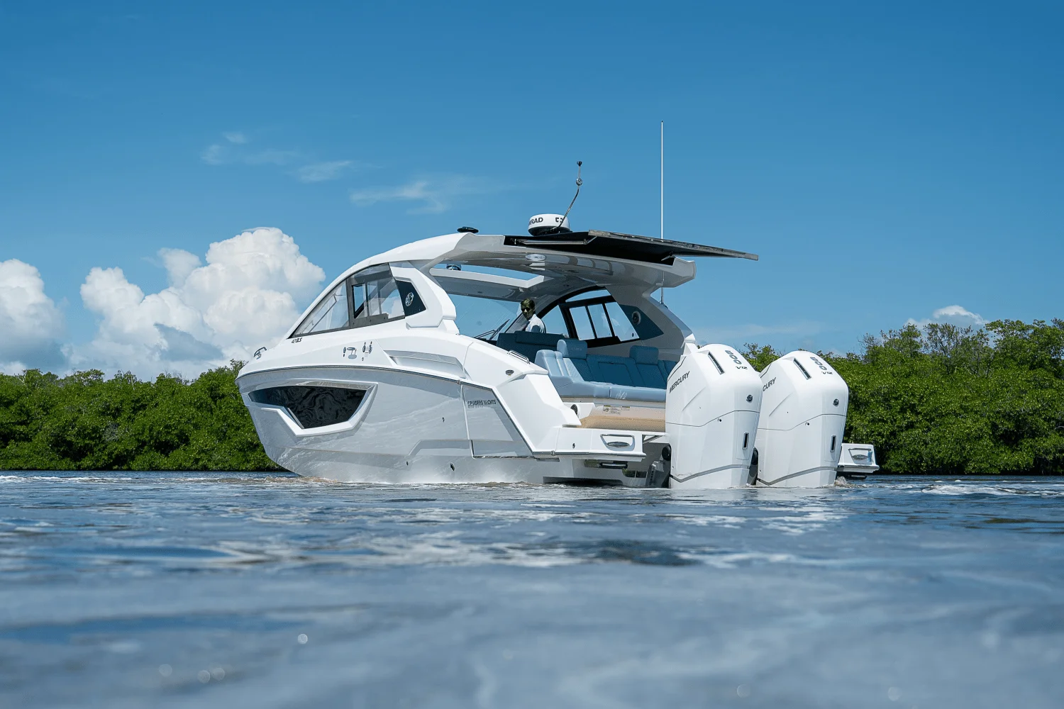 2025 Cruisers Yachts 42 GLS Outboard Image Thumbnail #1