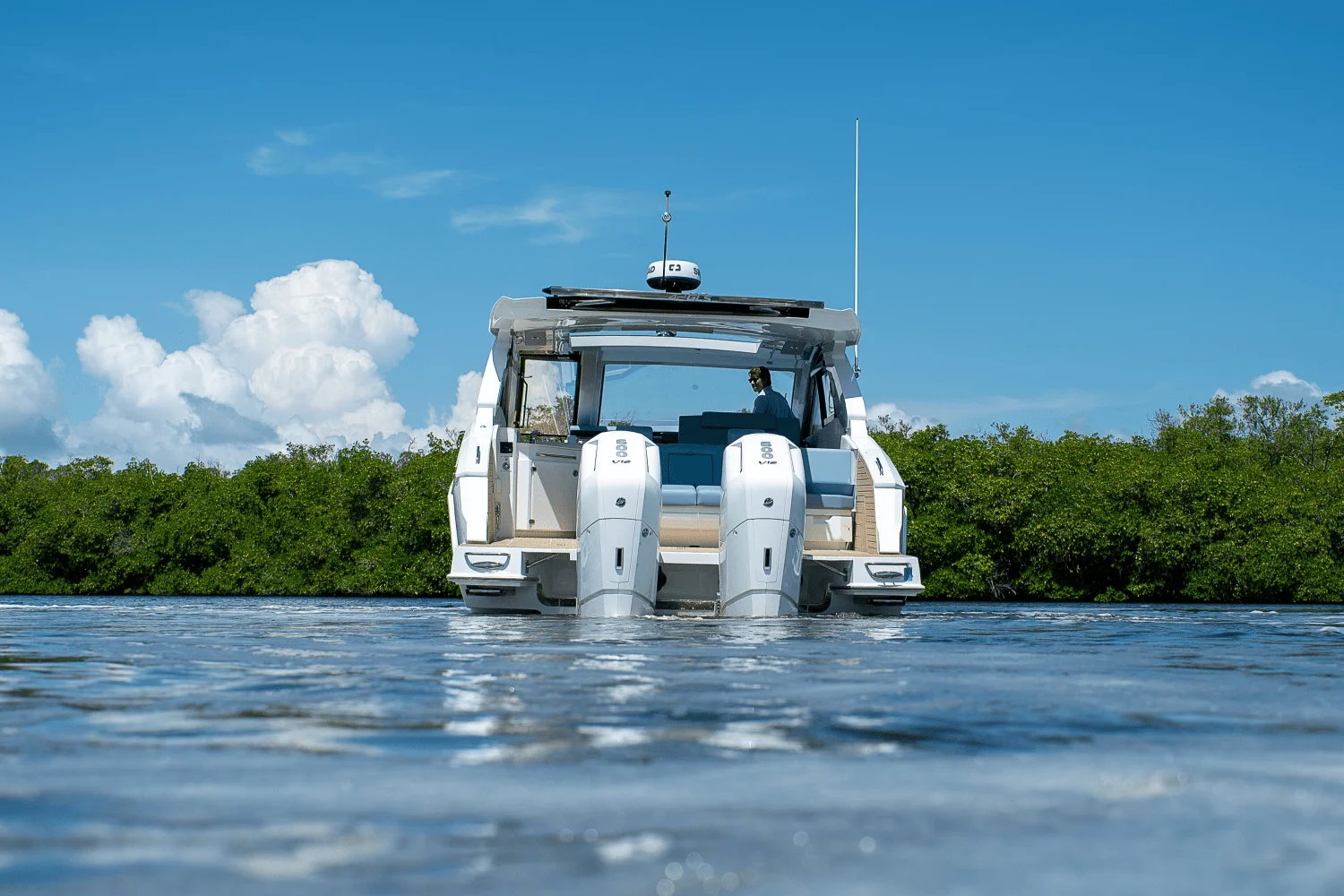 2025 Cruisers Yachts 42 GLS Outboard Image Thumbnail #47