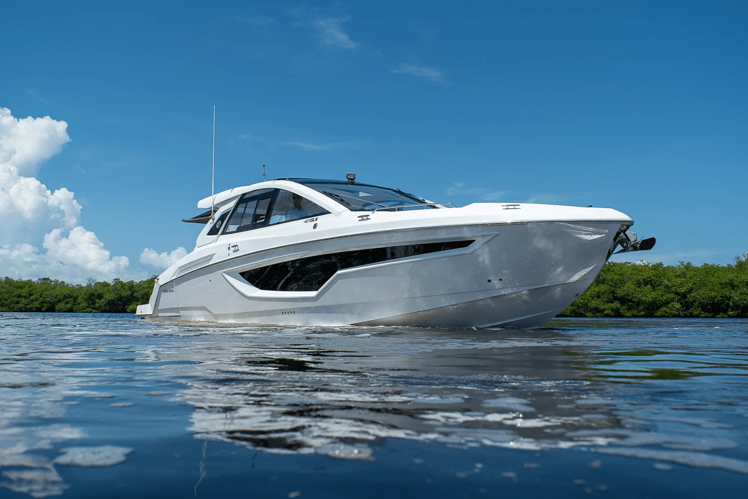 2025 Cruisers Yachts 42 GLS Outboard Image Thumbnail #36