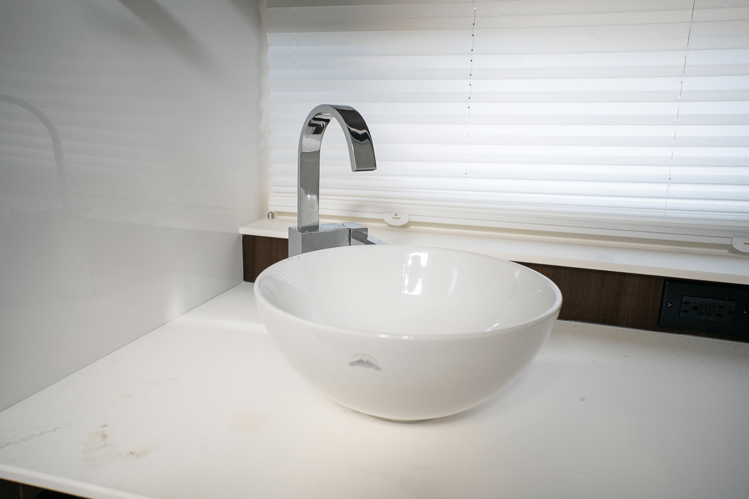 2025 Cruisers Yachts 42 GLS Outboard Image Thumbnail #19