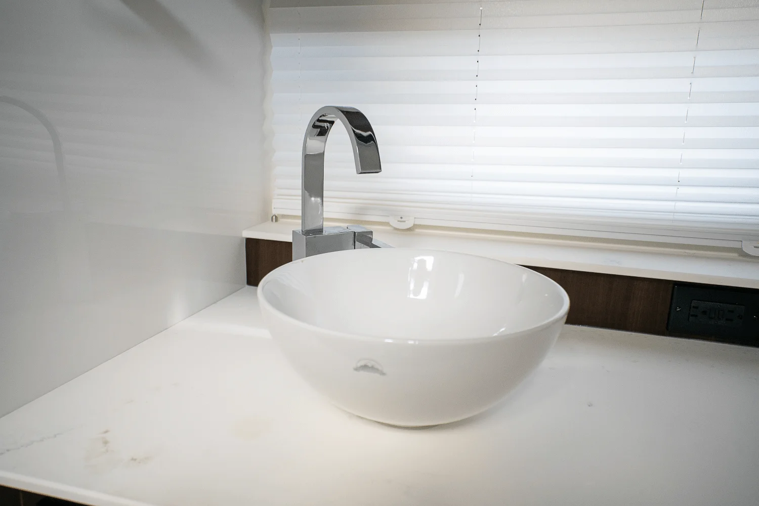 2025 Cruisers Yachts 42 GLS Outboard Image Thumbnail #19