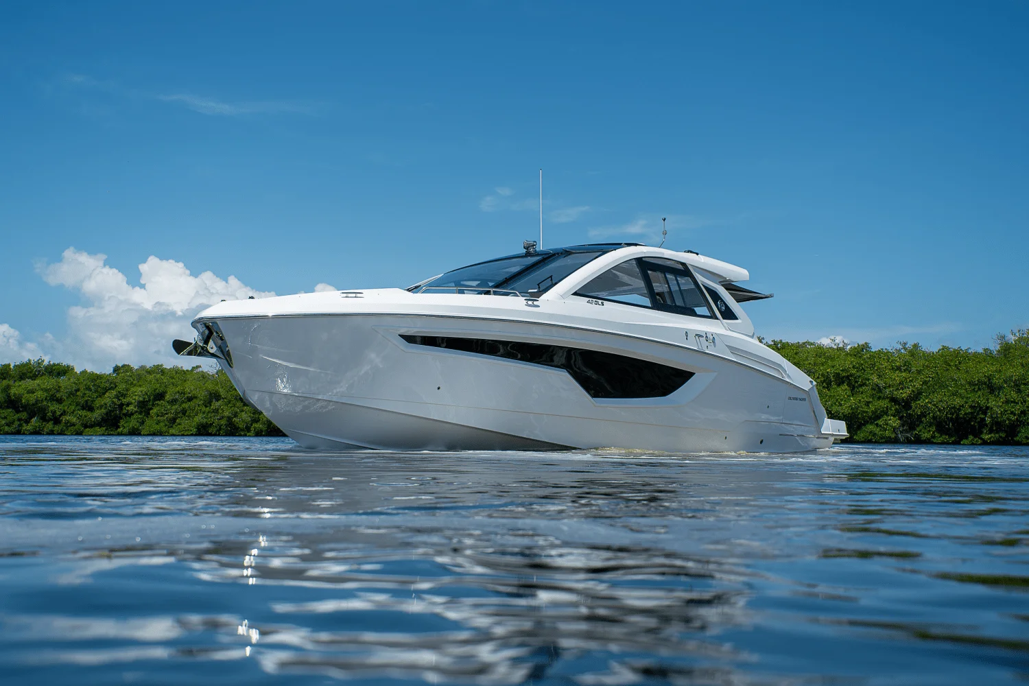 2025 Cruisers Yachts 42 GLS Outboard Image Thumbnail #2