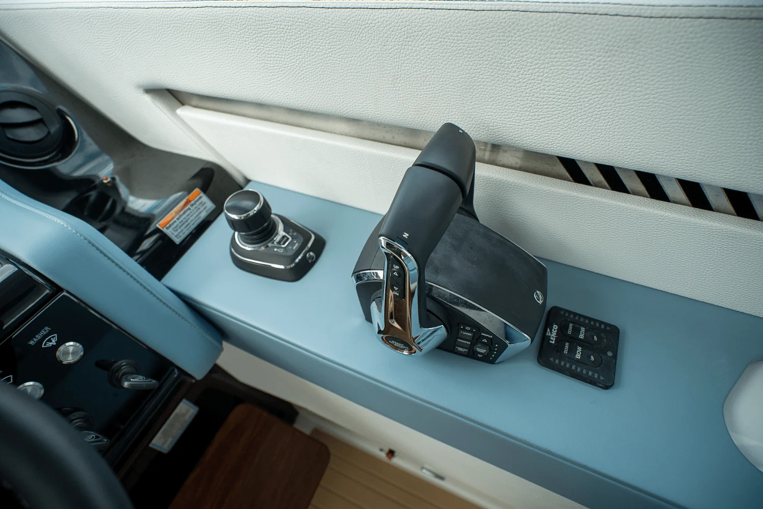 2025 Cruisers Yachts 42 GLS Outboard Image Thumbnail #15