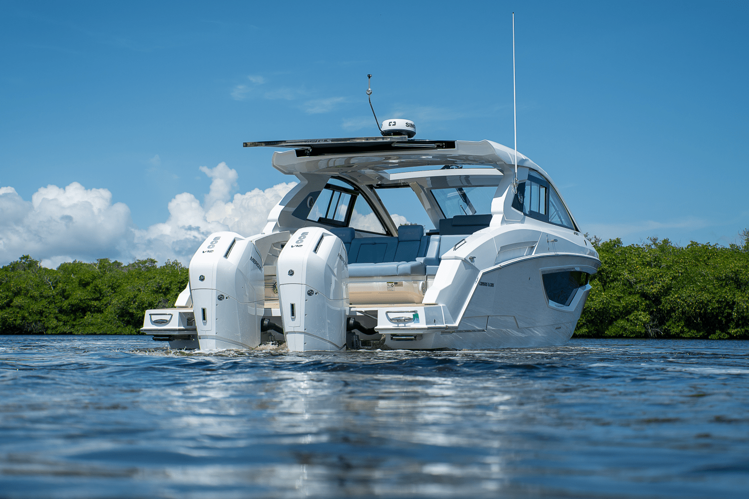 2025 Cruisers Yachts 42 GLS Outboard Image Thumbnail #31