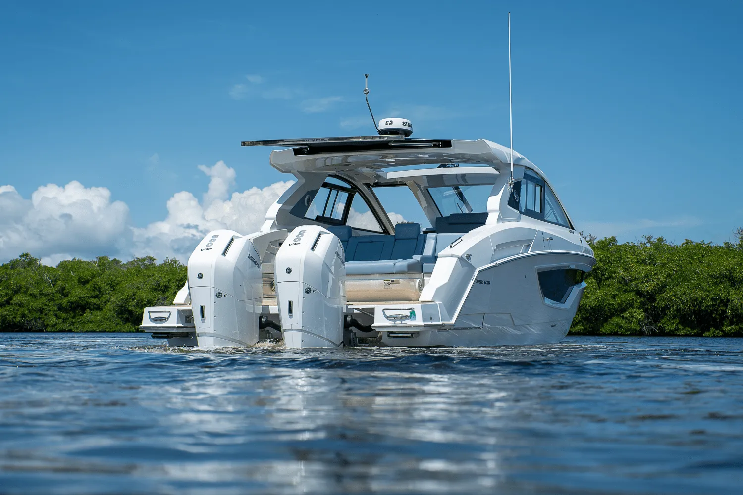 2025 Cruisers Yachts 42 GLS Outboard Image Thumbnail #31