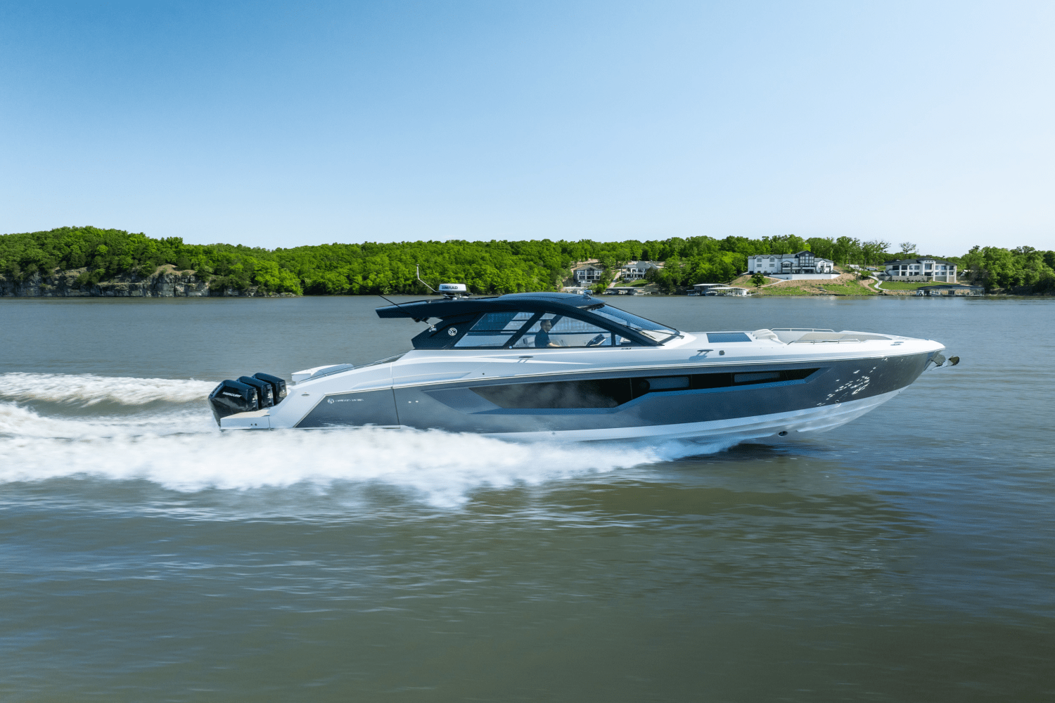 2025 Cruisers Yachts 50 GLS Outboard Image Thumbnail #2