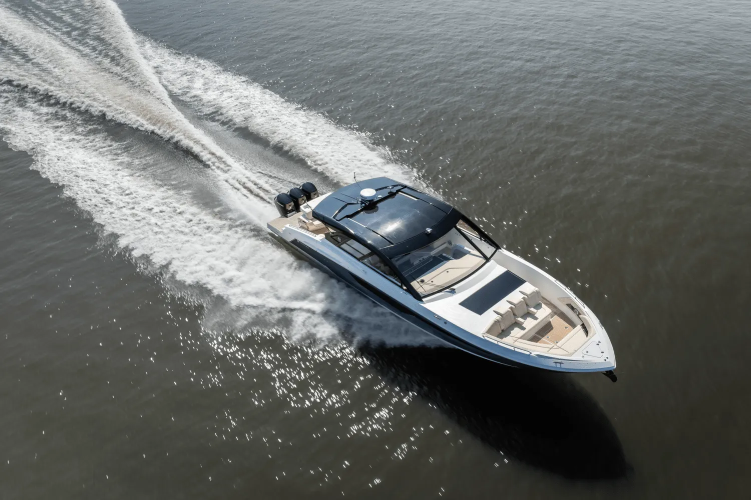 2025 Cruisers Yachts 50 GLS Outboard Image Thumbnail #1