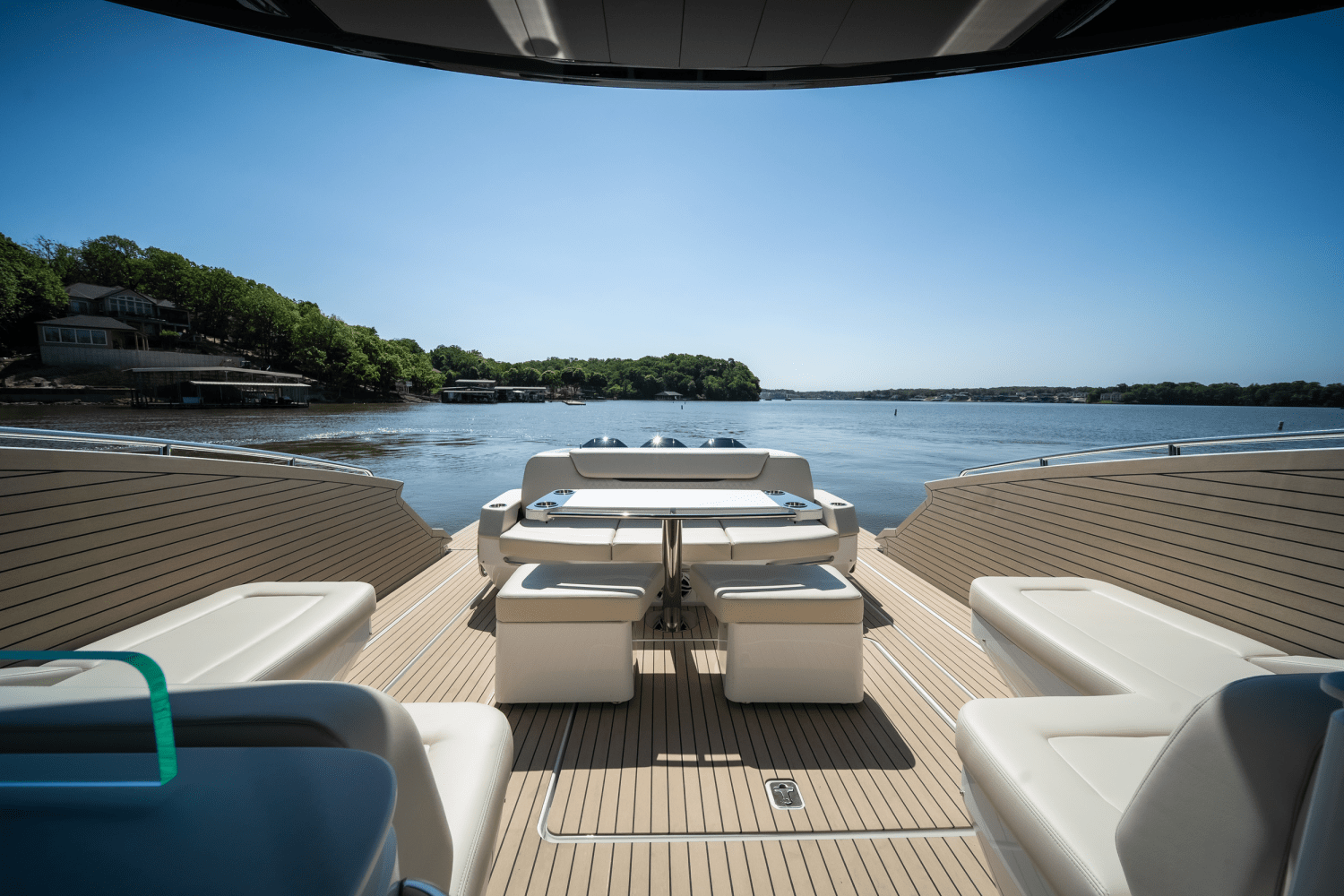 2025 Cruisers Yachts 50 GLS Outboard Image Thumbnail #13