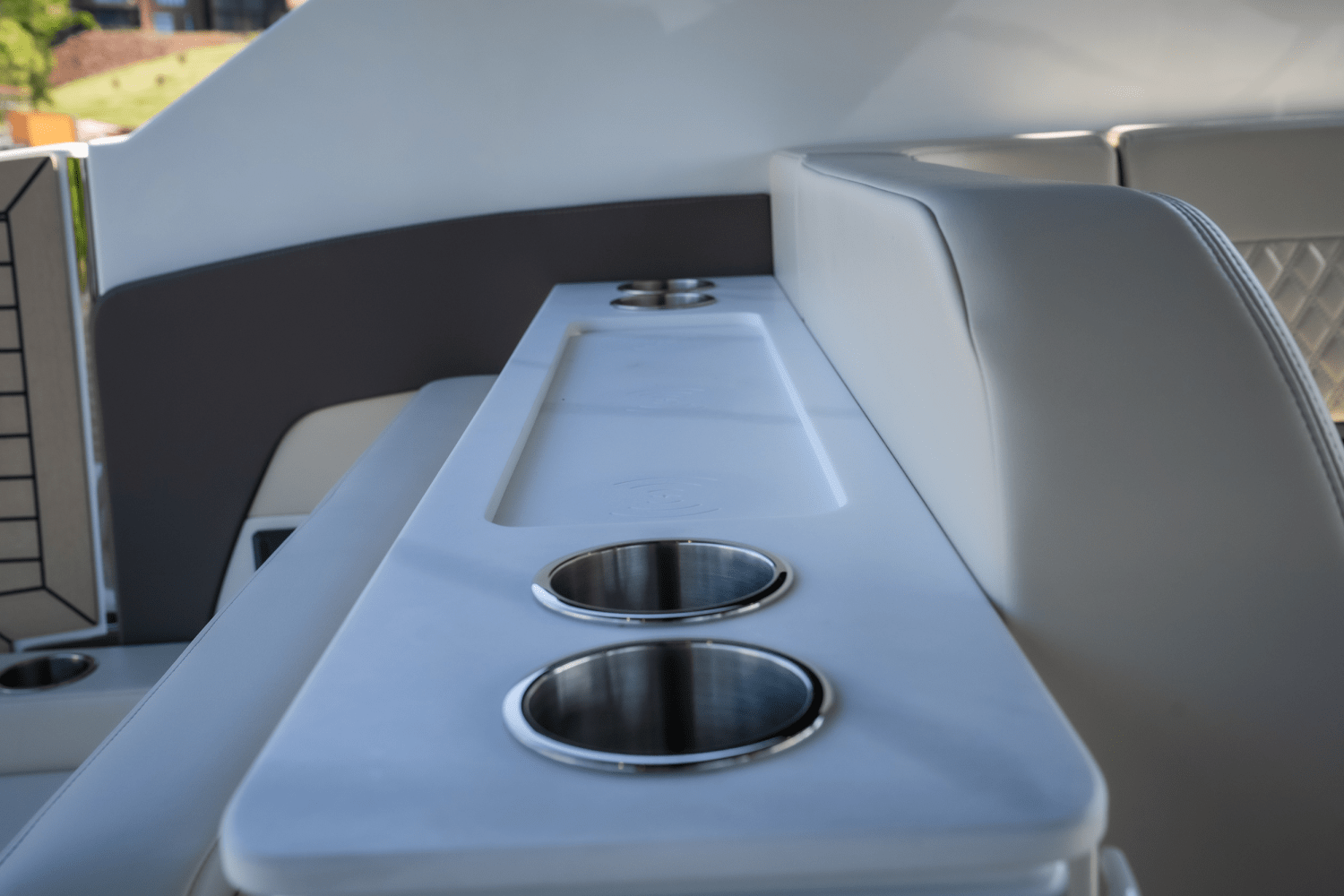 2025 Cruisers Yachts 50 GLS Outboard Image Thumbnail #28