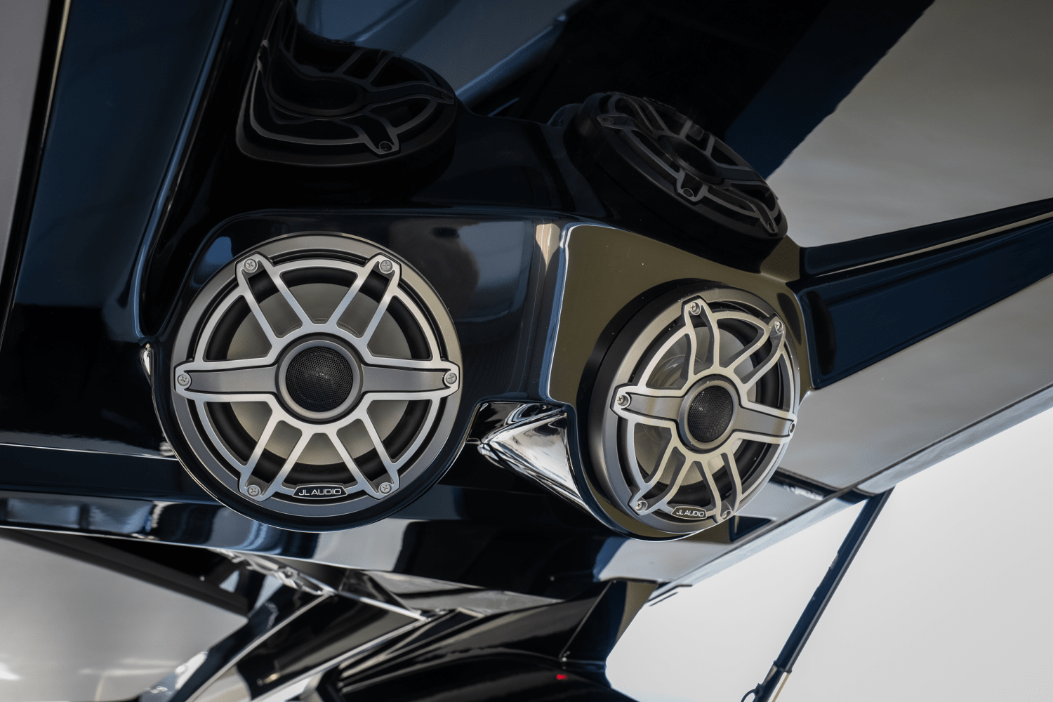 2025 Cruisers Yachts 50 GLS Outboard Image Thumbnail #50