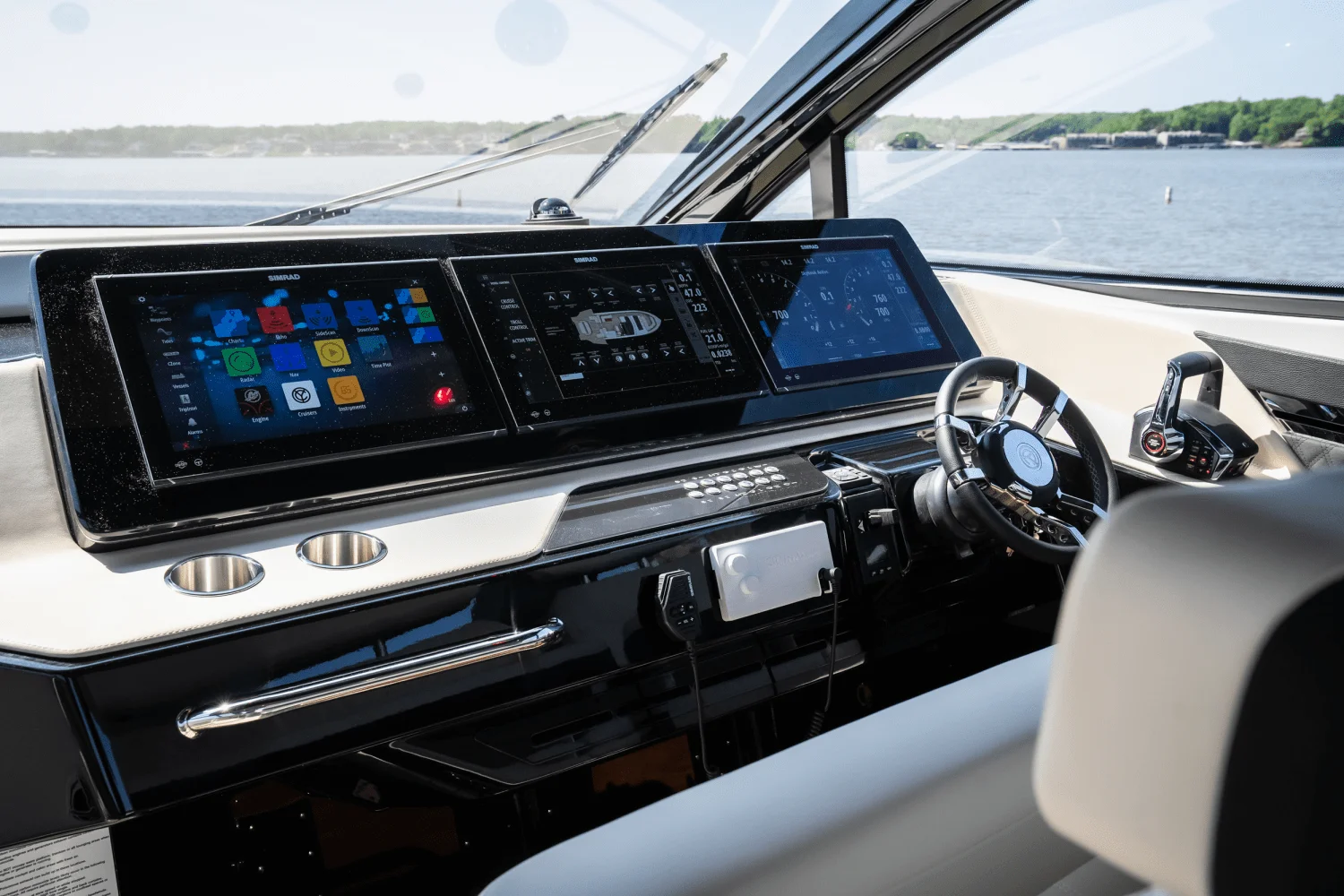 2025 Cruisers Yachts 50 GLS Outboard Image Thumbnail #31