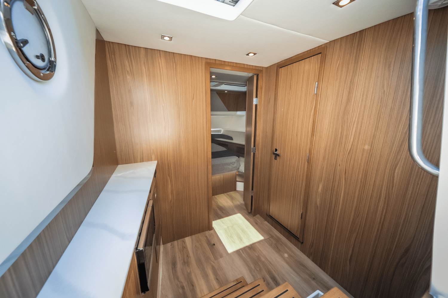 2025 Cruisers Yachts 50 GLS Outboard Image Thumbnail #45