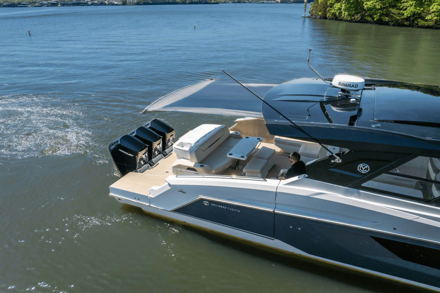 2025 Cruisers Yachts 50 GLS Outboard Image Thumbnail #10