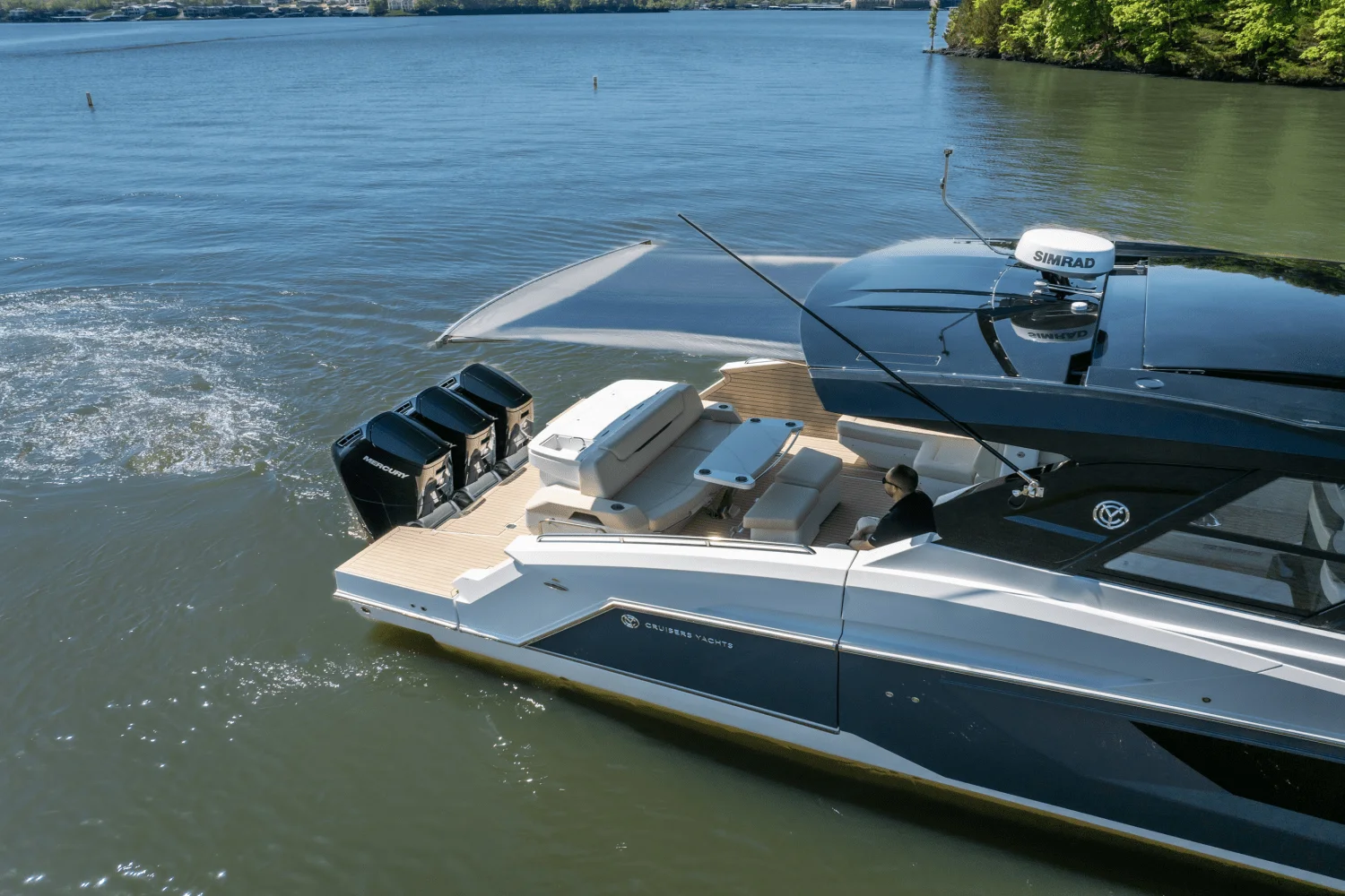 2025 Cruisers Yachts 50 GLS Outboard Image Thumbnail #10