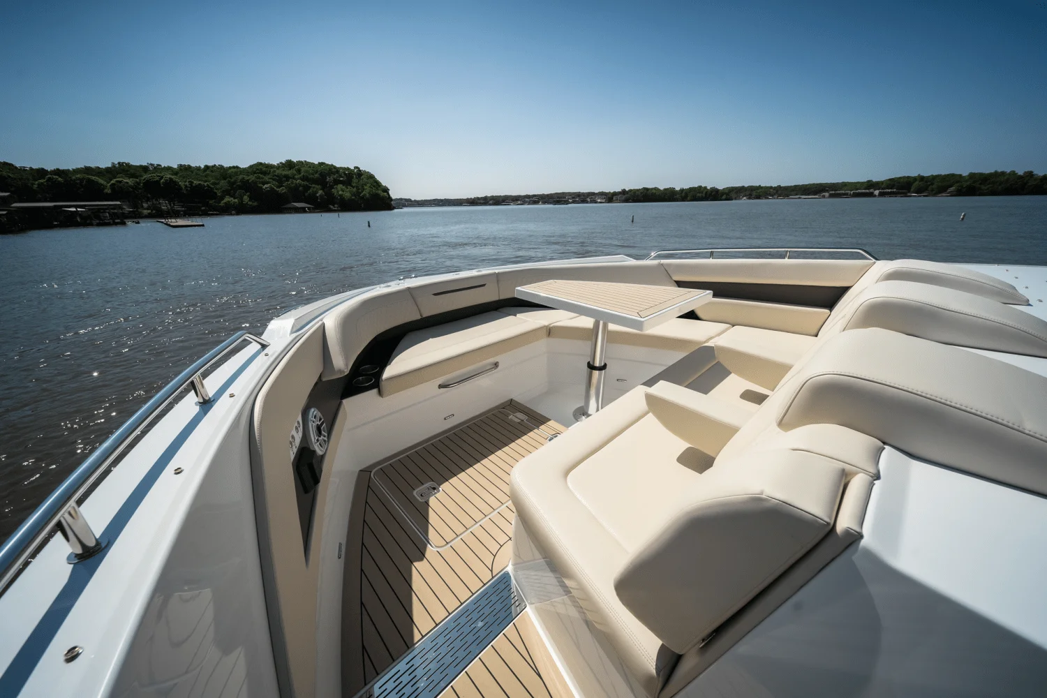 2025 Cruisers Yachts 50 GLS Outboard Image Thumbnail #41