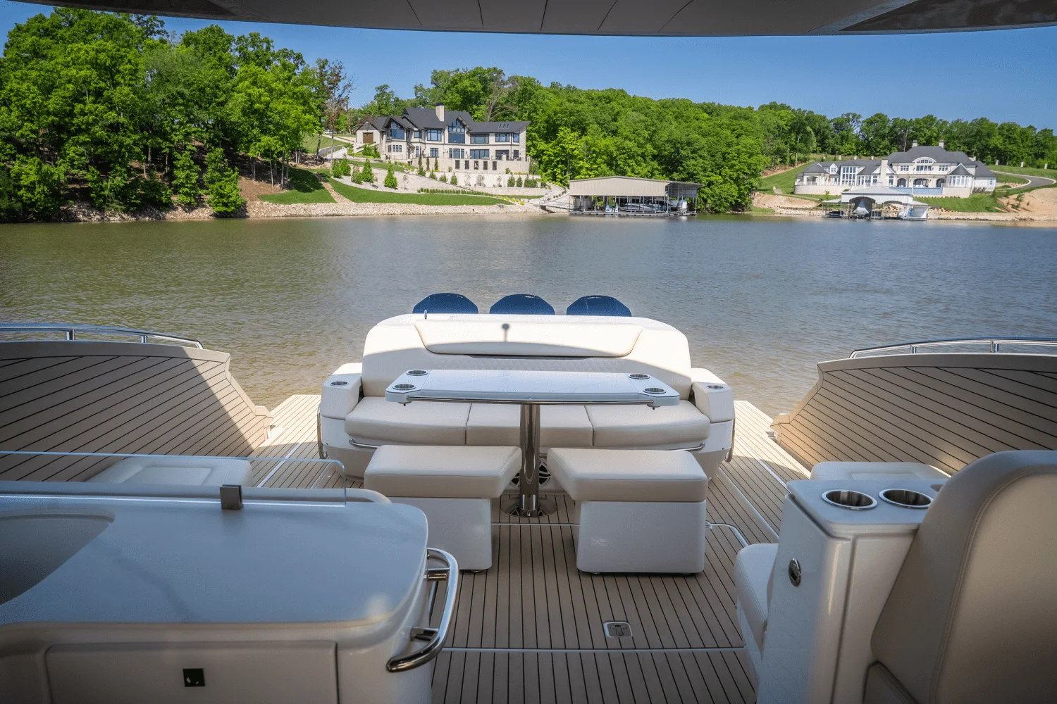 2025 Cruisers Yachts 50 GLS Outboard Image Thumbnail #12