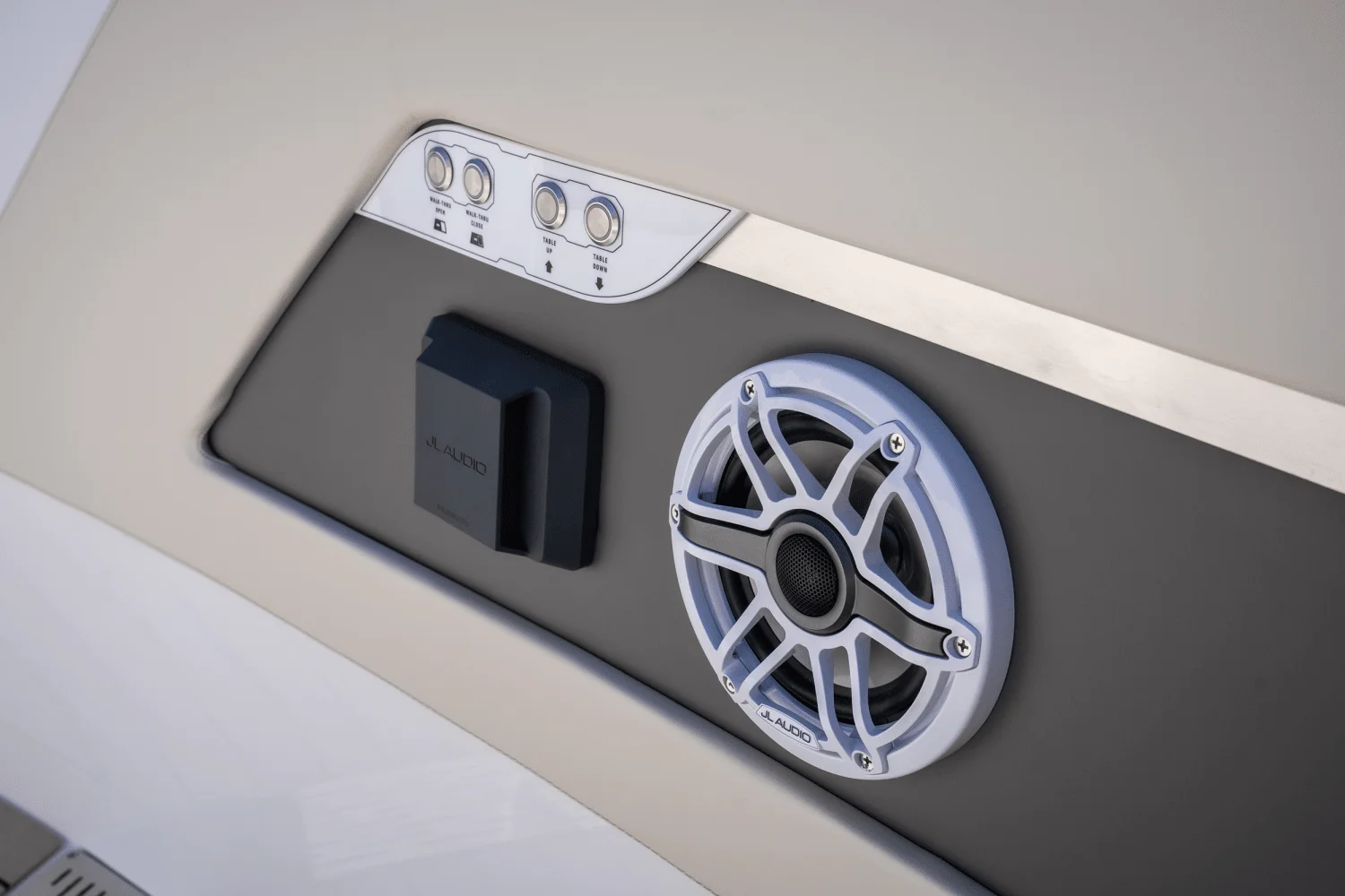 2025 Cruisers Yachts 50 GLS Outboard Image Thumbnail #39