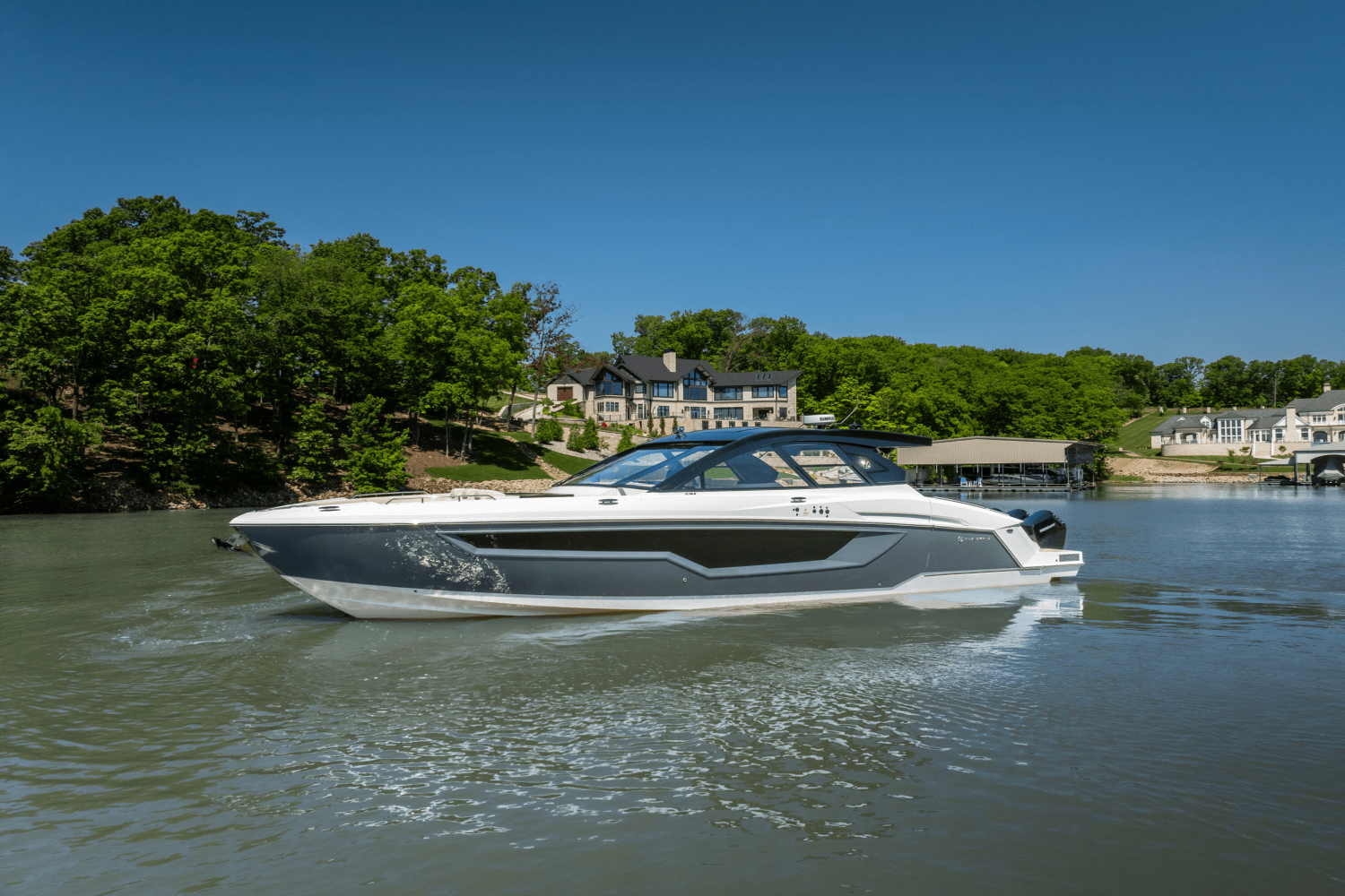 2025 Cruisers Yachts 50 GLS Outboard Image Thumbnail #5