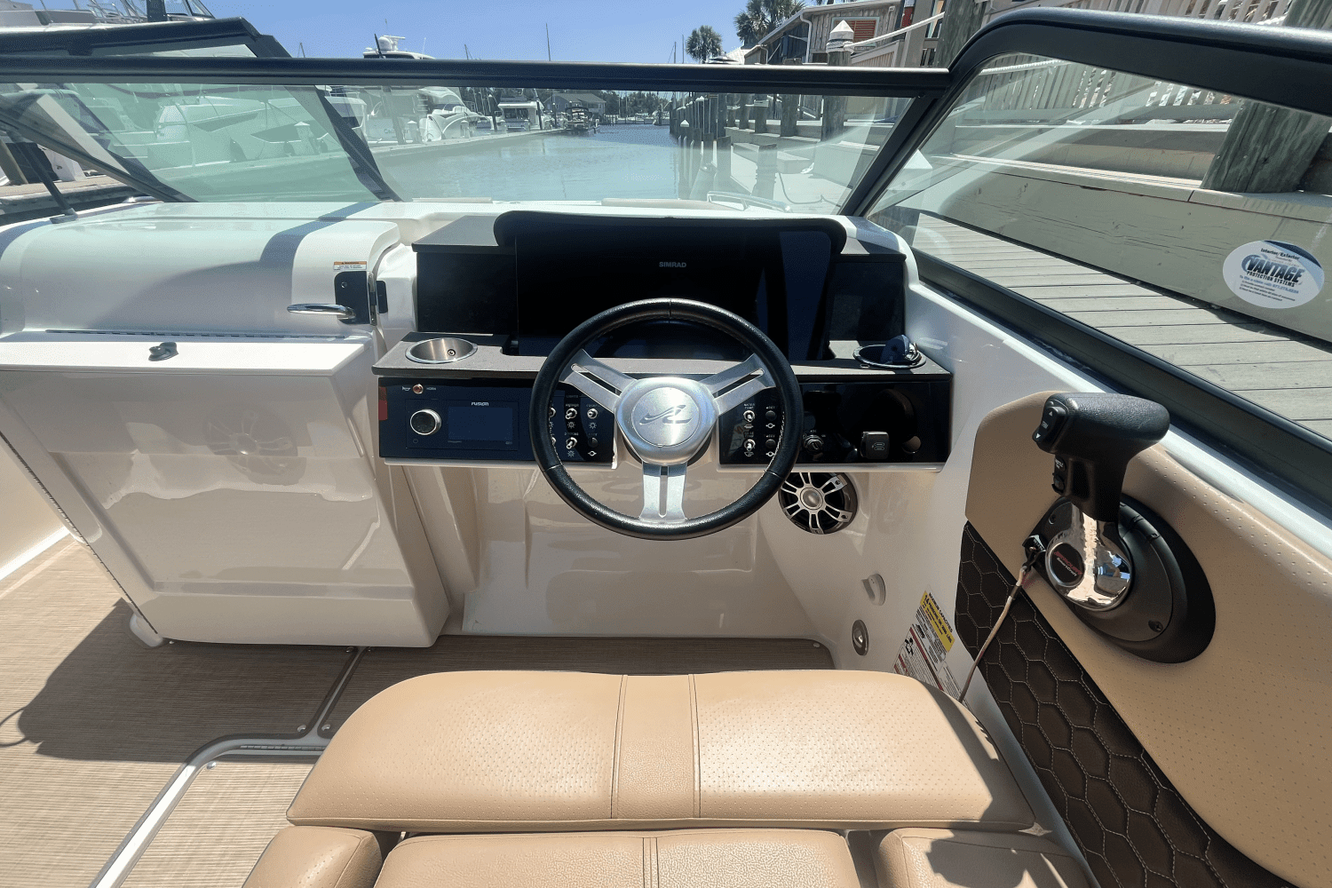 2019 Sea Ray SDX 250 Outboard Image Thumbnail #11
