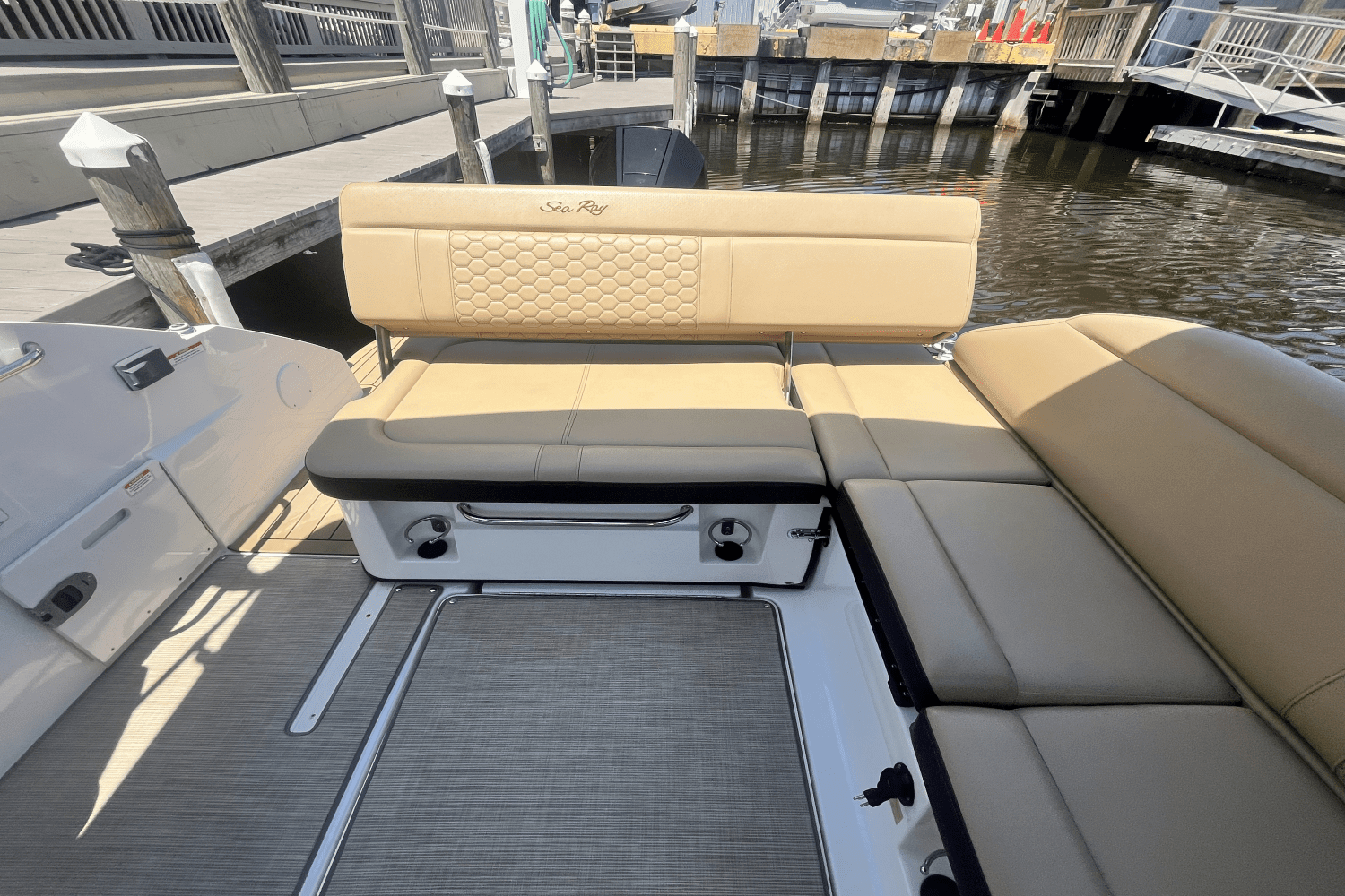 2019 Sea Ray SDX 250 Outboard Image Thumbnail #10