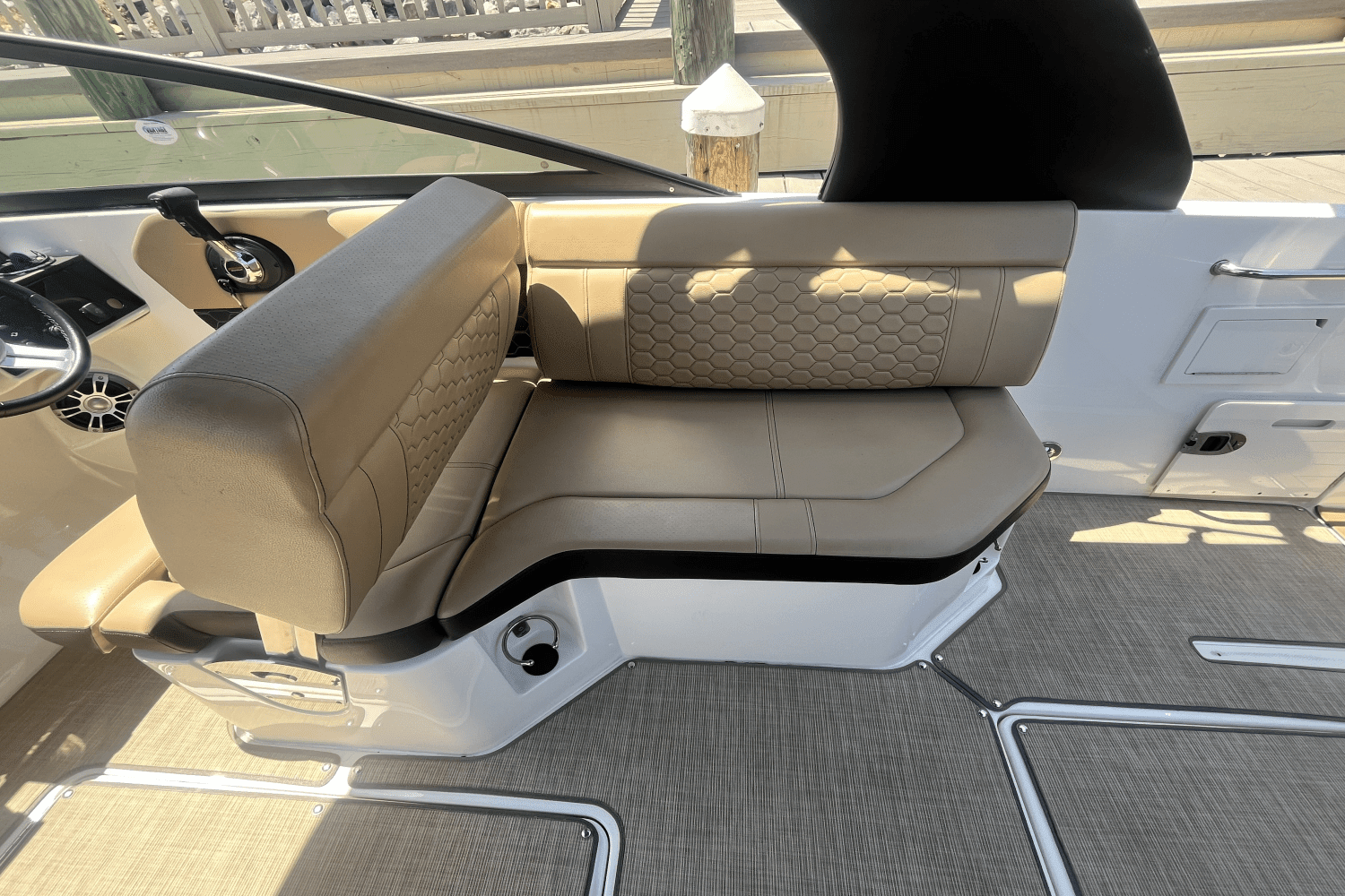 2019 Sea Ray SDX 250 Outboard Image Thumbnail #9