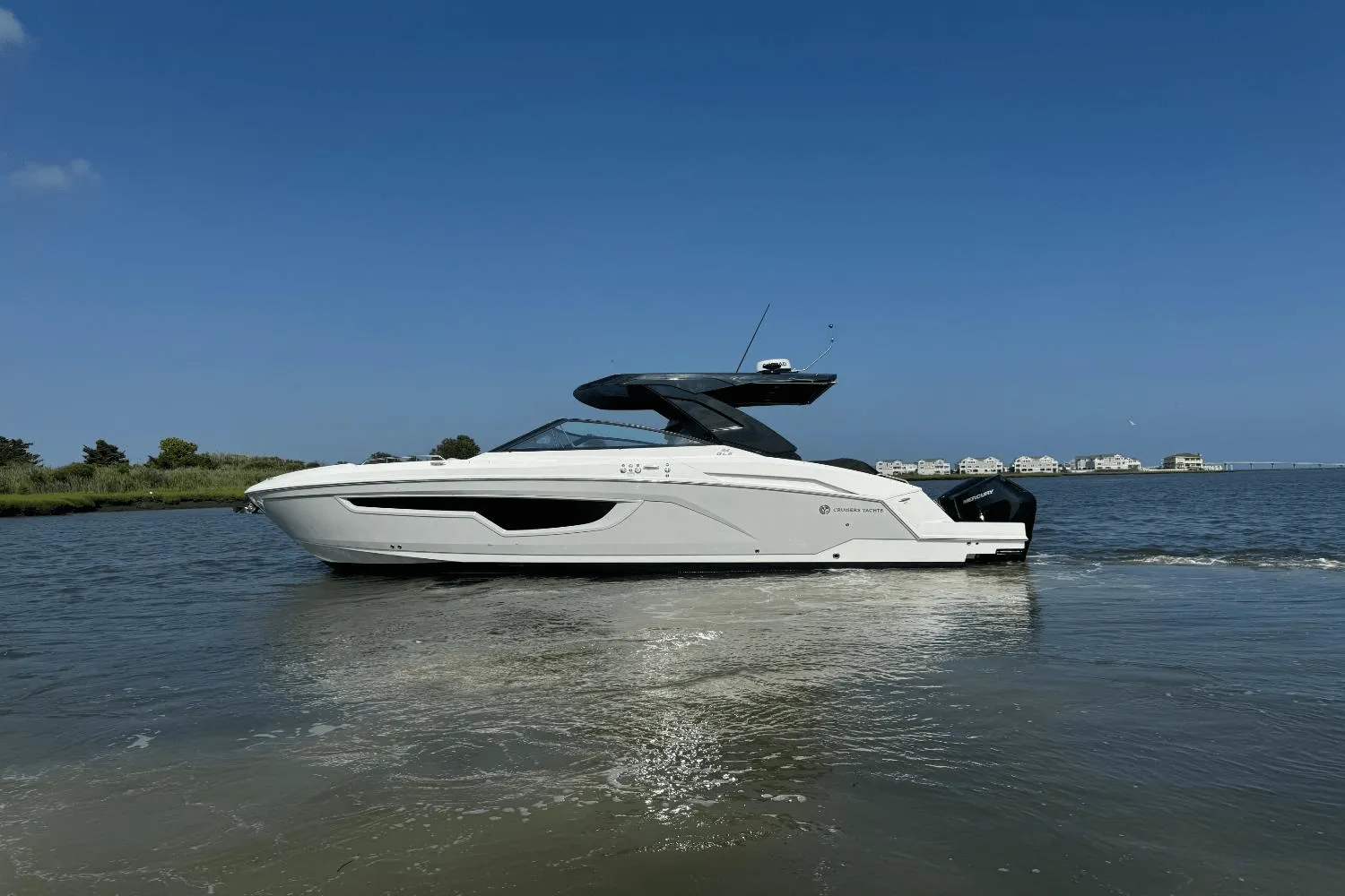 2025 Cruisers Yachts 34 GLS Outboard Image Thumbnail #2