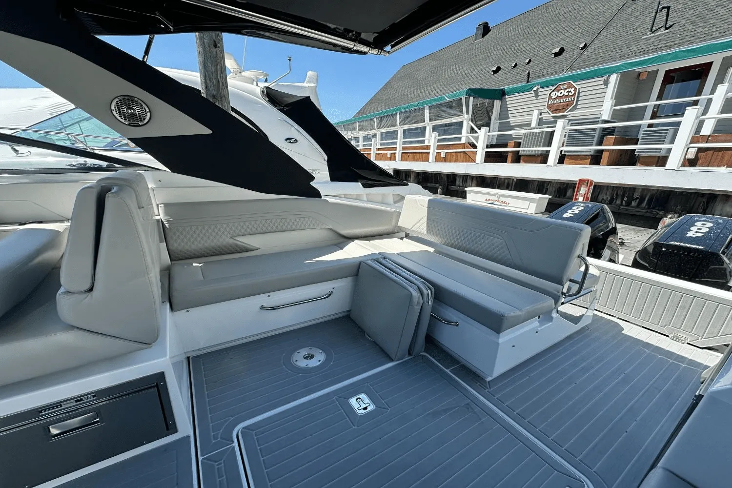 2025 Cruisers Yachts 34 GLS Outboard Image Thumbnail #25