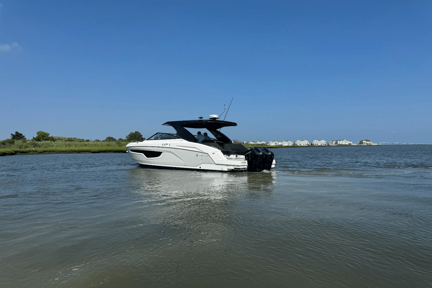 2025 Cruisers Yachts 34 GLS Outboard Image Thumbnail #53