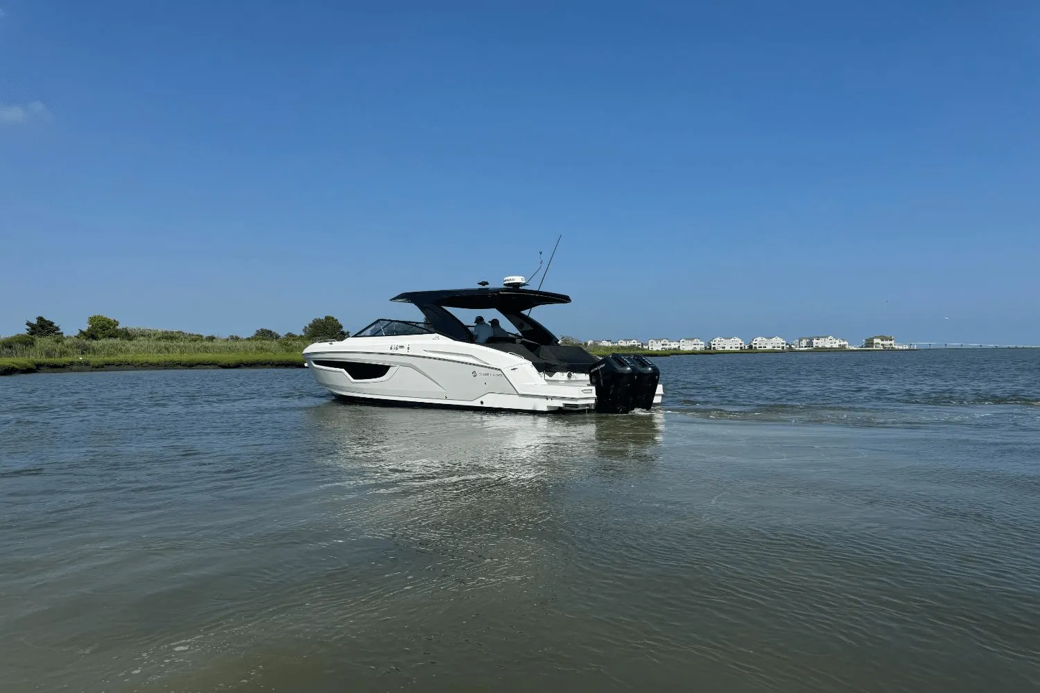 2025 Cruisers Yachts 34 GLS Outboard Image Thumbnail #53