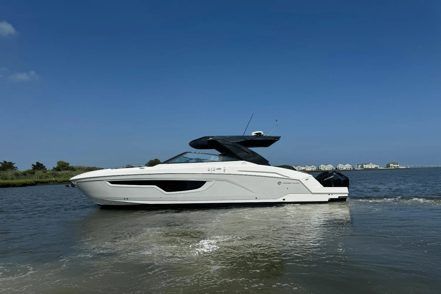 2025 Cruisers Yachts 34 GLS Outboard Image Thumbnail #51