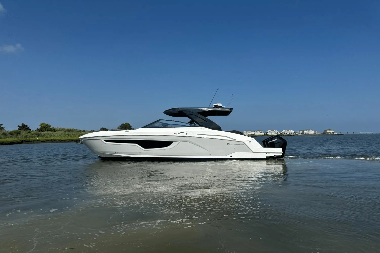 2025 Cruisers Yachts 34 GLS Outboard Image Thumbnail #6
