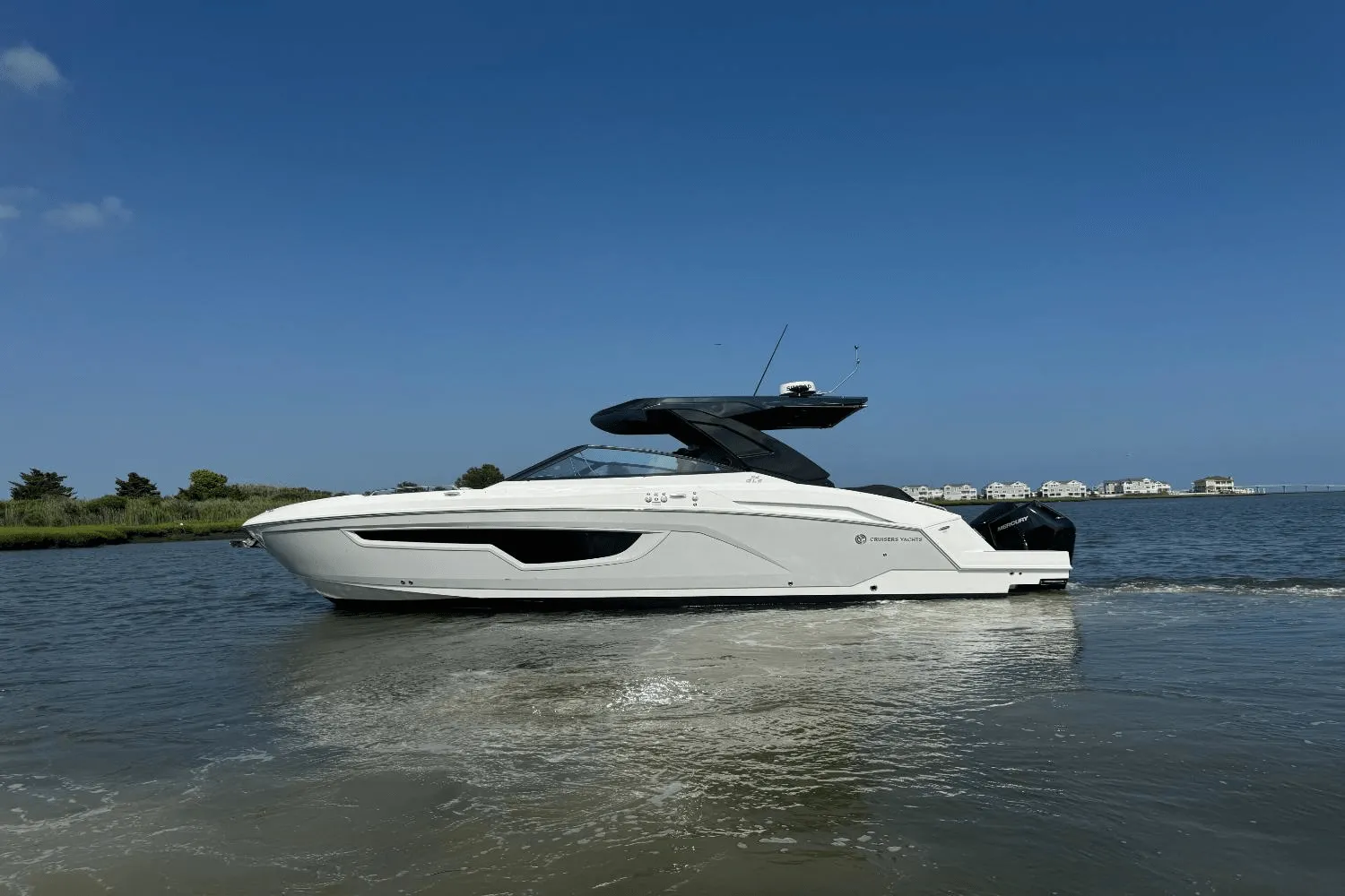 2025 Cruisers Yachts 34 GLS Outboard Image Thumbnail #50