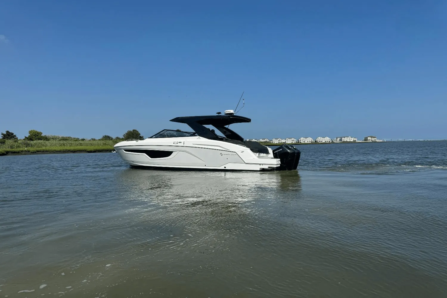2025 Cruisers Yachts 34 GLS Outboard Image Thumbnail #15