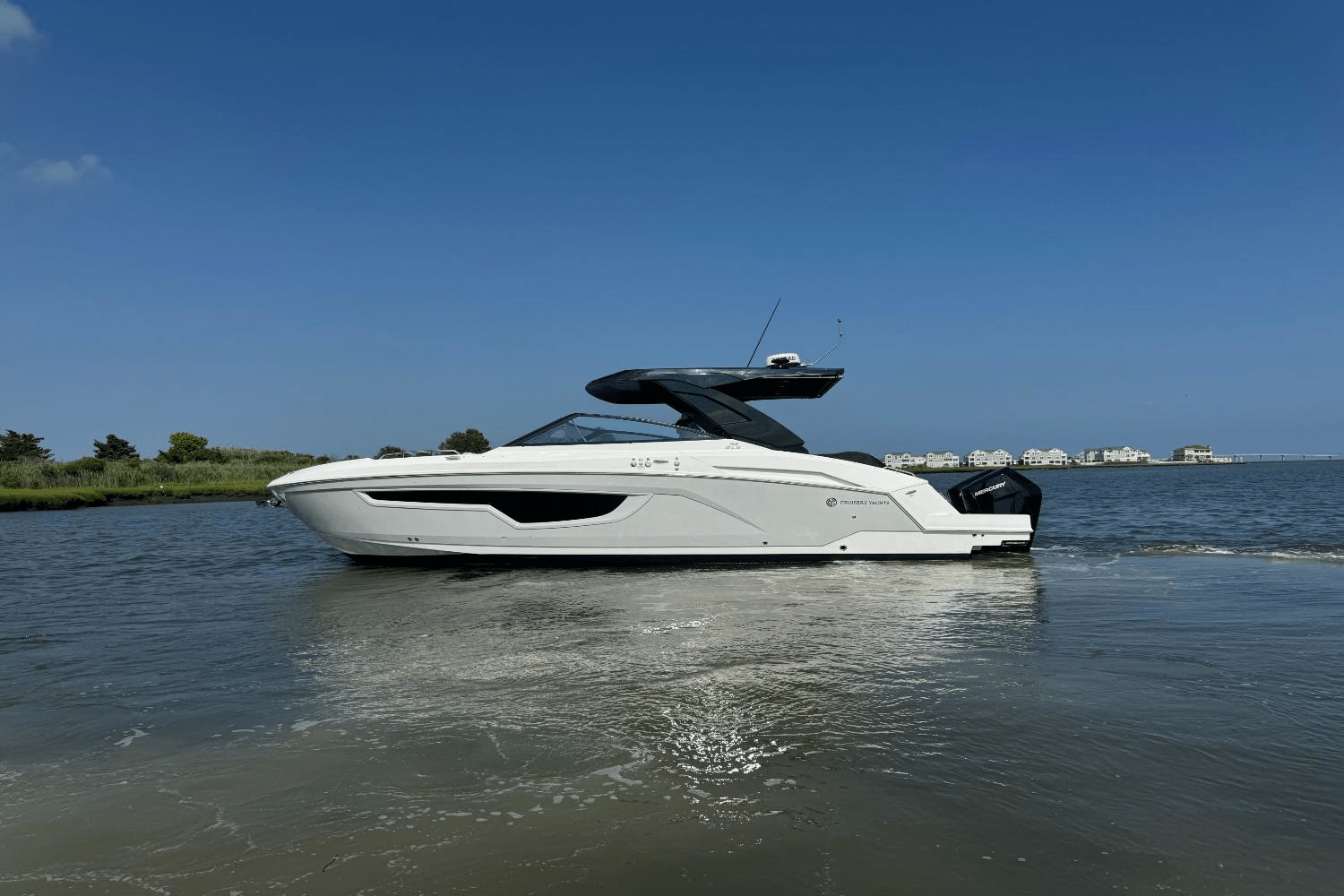 2025 Cruisers Yachts 34 GLS Outboard Image Thumbnail #52