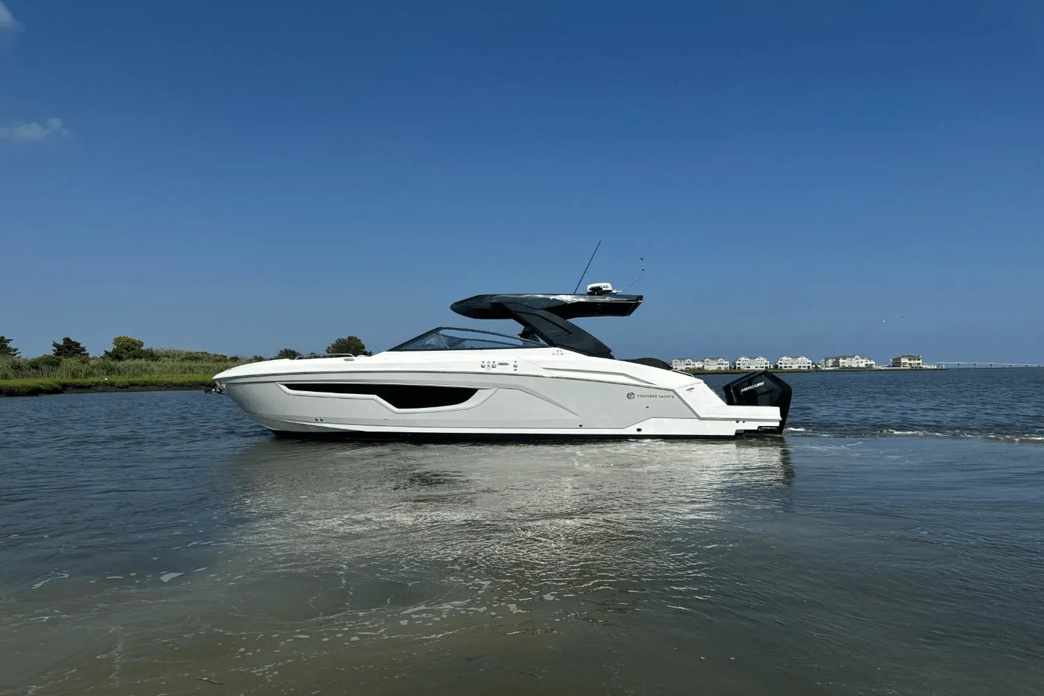 2025 Cruisers Yachts 34 GLS Outboard Image Thumbnail #5