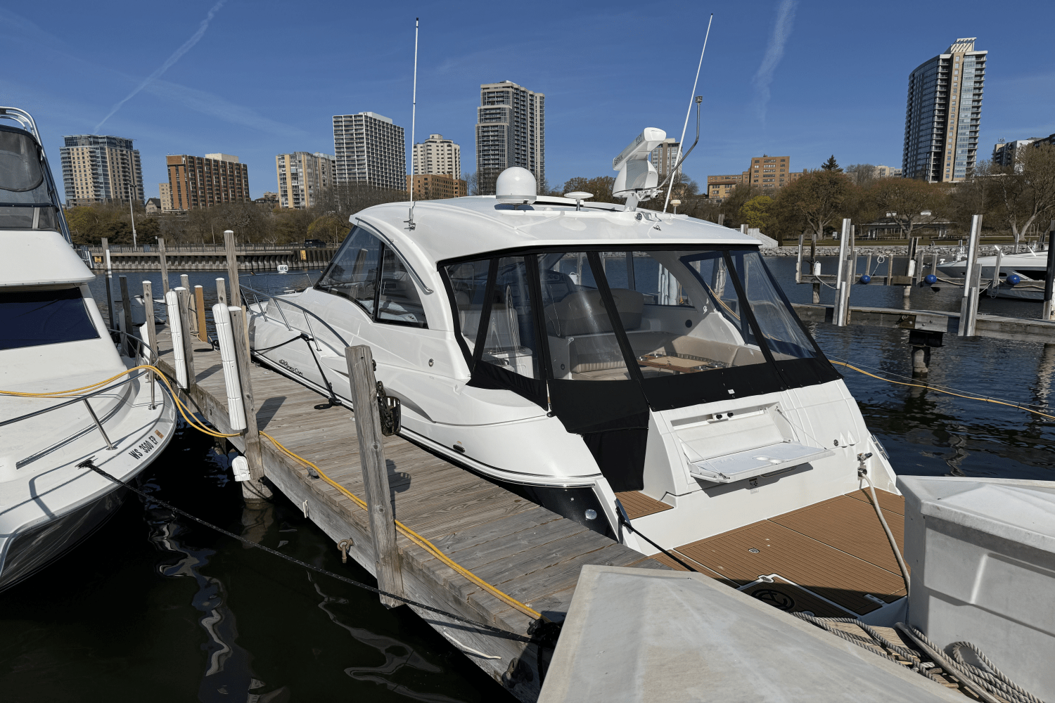 2009 Cruisers Yachts 43C Image Thumbnail #3