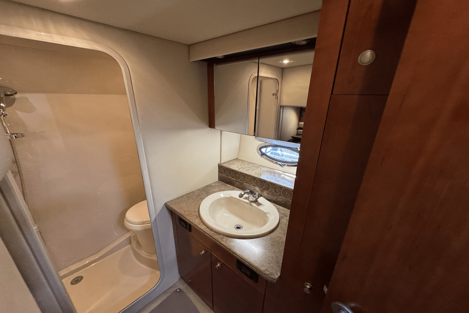 2009 Cruisers Yachts 43C Image Thumbnail #19