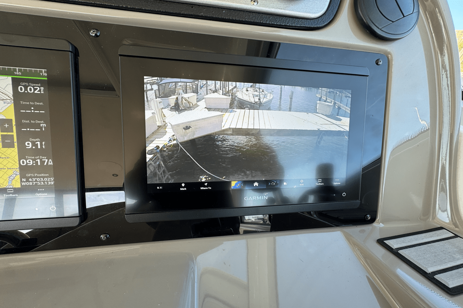 2009 Cruisers Yachts 43C Image Thumbnail #9