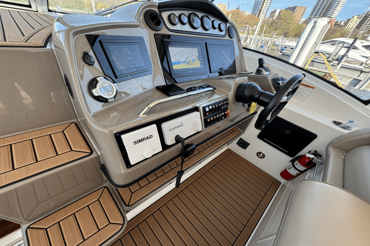 2009 Cruisers Yachts 43C Image Thumbnail #7