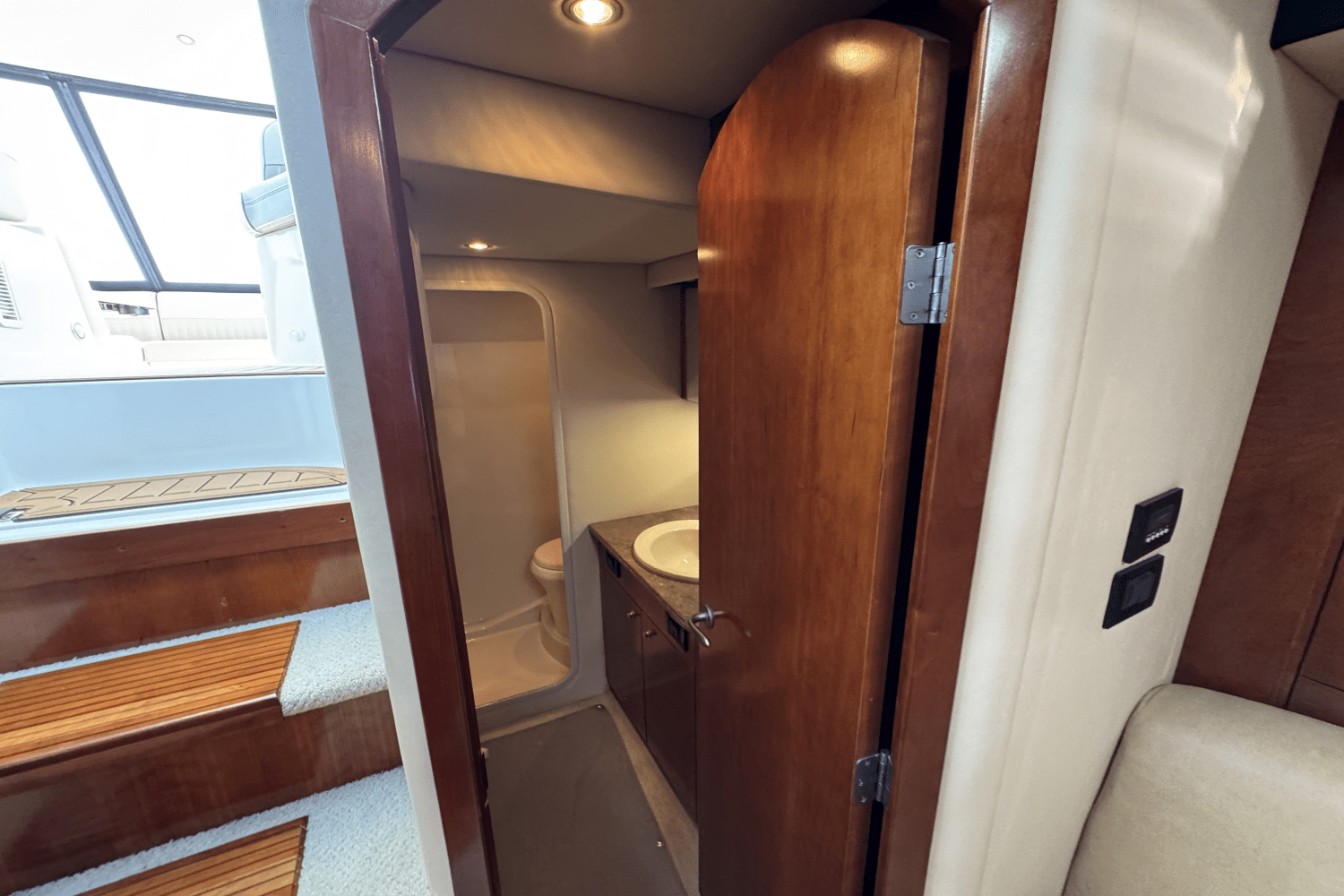 2009 Cruisers Yachts 43C Image Thumbnail #18