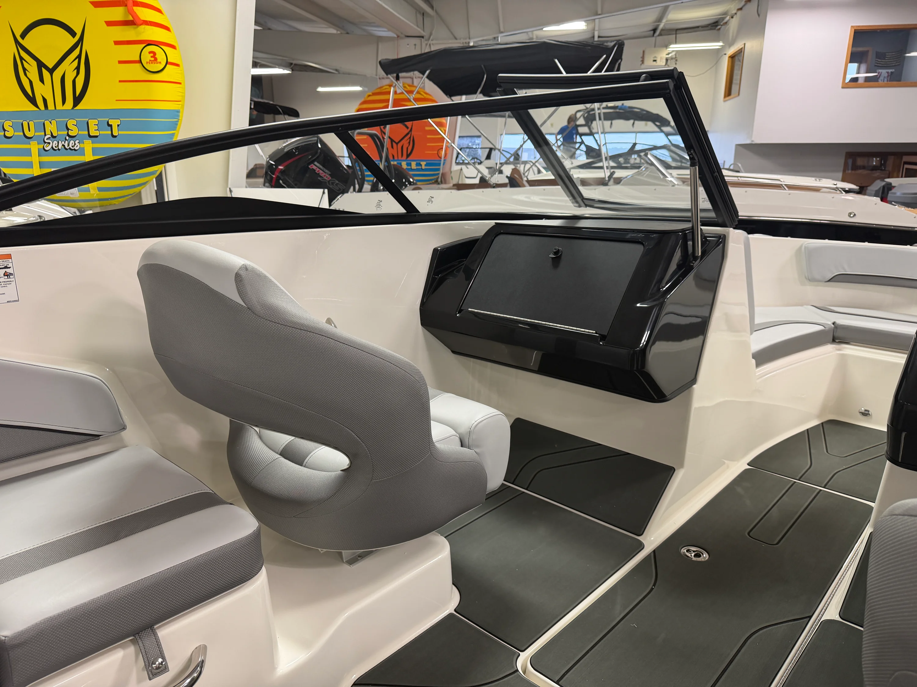 2025 Bayliner V20I Image Thumbnail #10