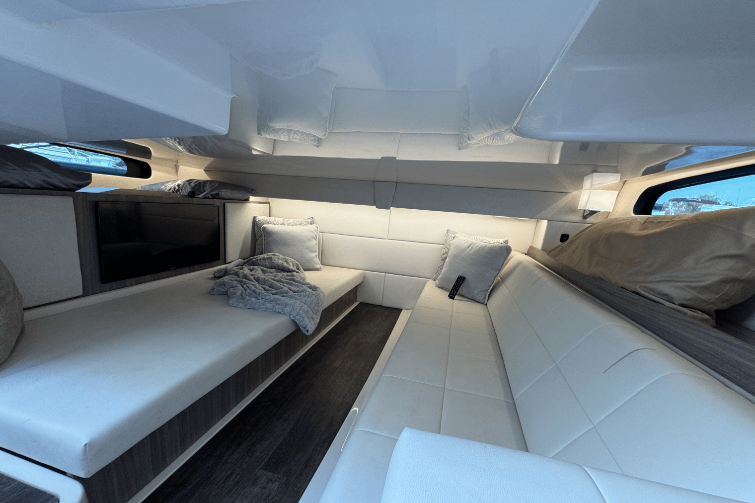 2022 Regal 36 GRANDE COUPE Image Thumbnail #2