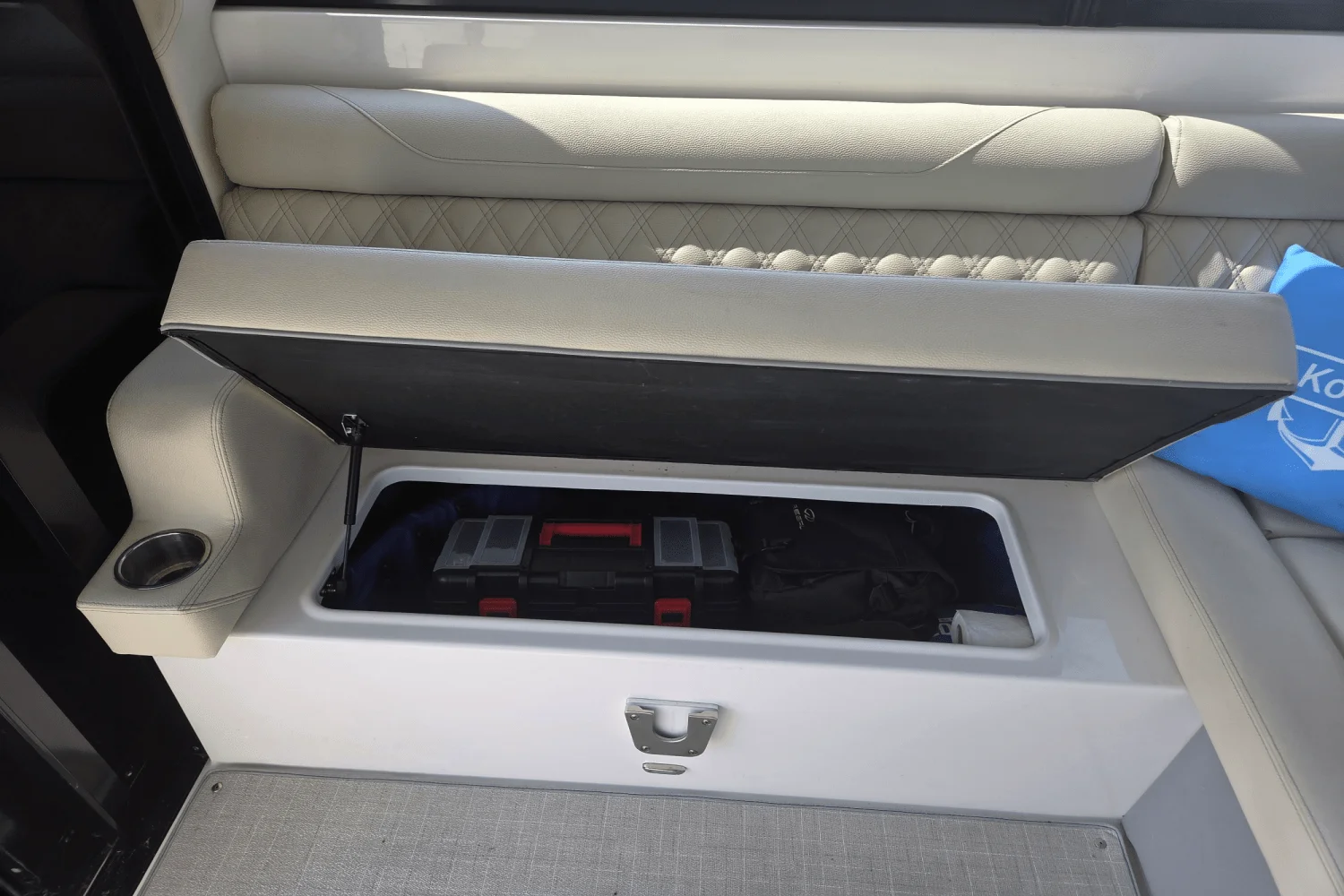 2022 Regal 36 Grande Coupe Image Thumbnail #9